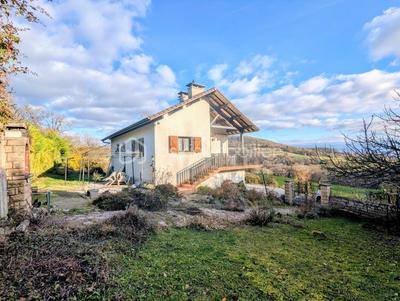 Maison - 94 m² - 5 pièces