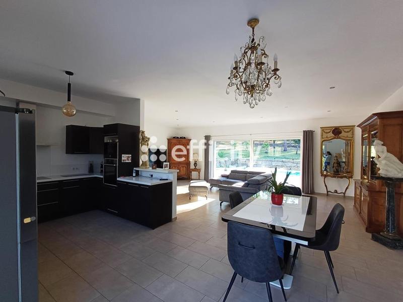 Villa - 155 m² - 6 pièces