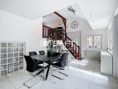 Maison - 120 m² - 4 pièces