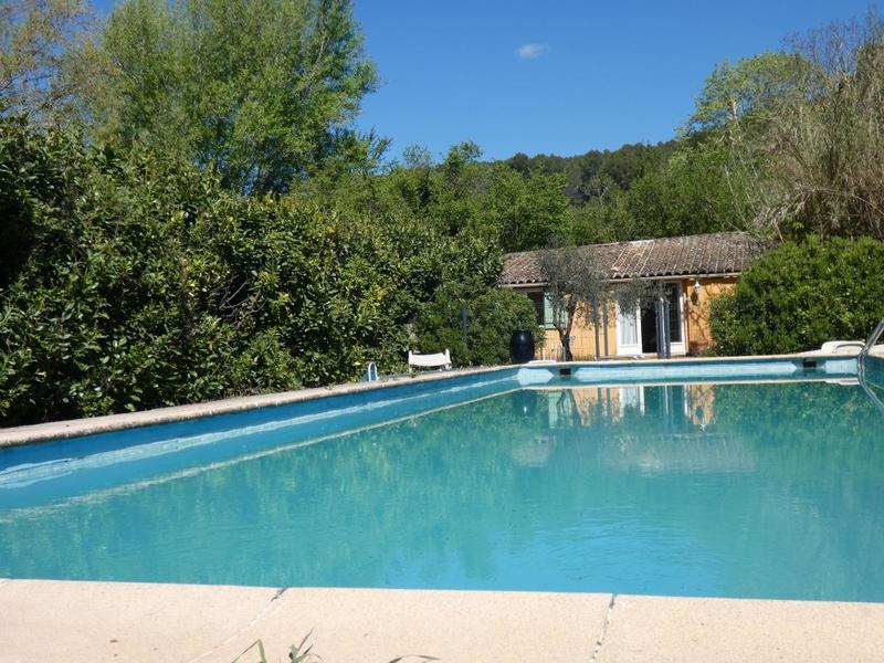 Villa - 305 m² - 9 pièces