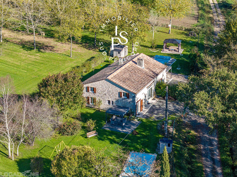 Maison - 192 m² - 6 pièces