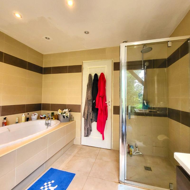 Maison - 121 m² - 5 pièces