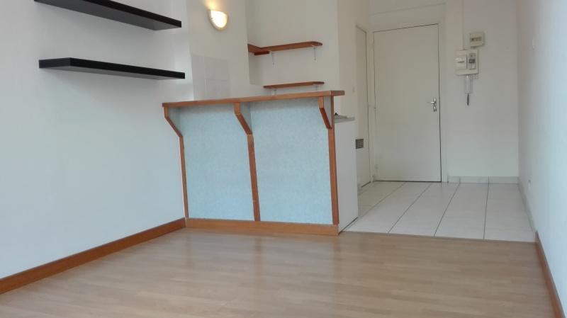 Studio - 25 m² - 1 pièce
