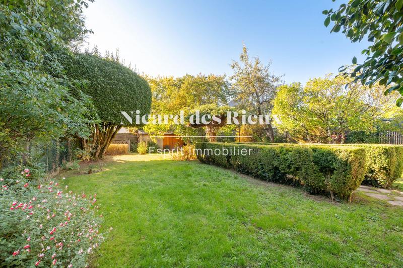 Maison - 180 m² - 8 pièces