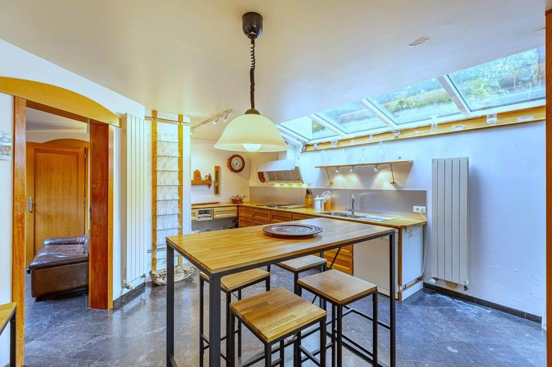 Maison - 230 m² - 6 pièces