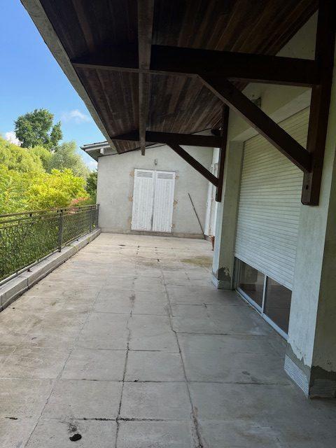 Maison - 500 m² - 10 pièces