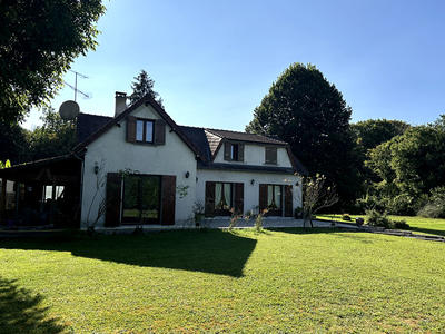 Maison - 221 m² - 8 pièces