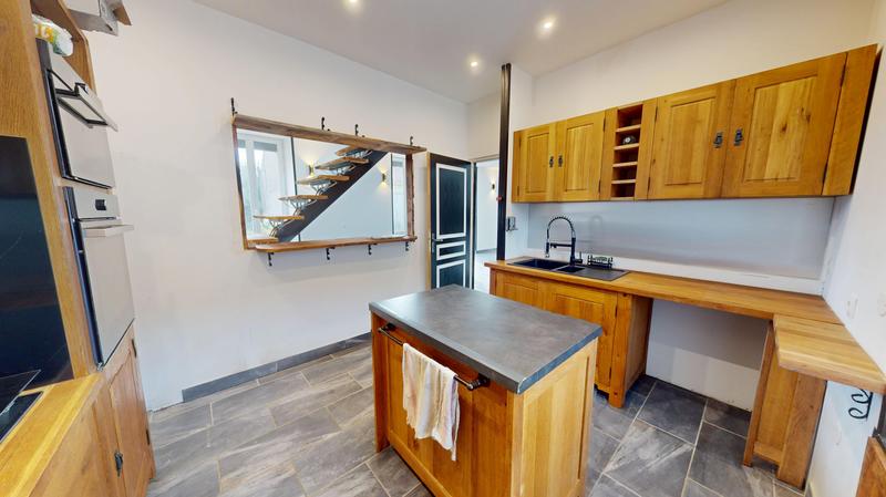 Maison - 145 m² - 6 pièces