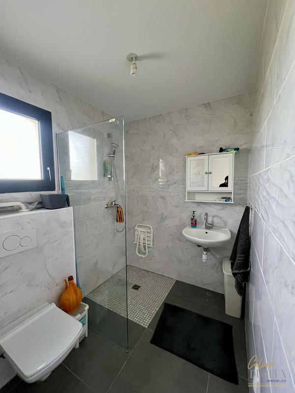 Maison - 183 m² - 7 pièces