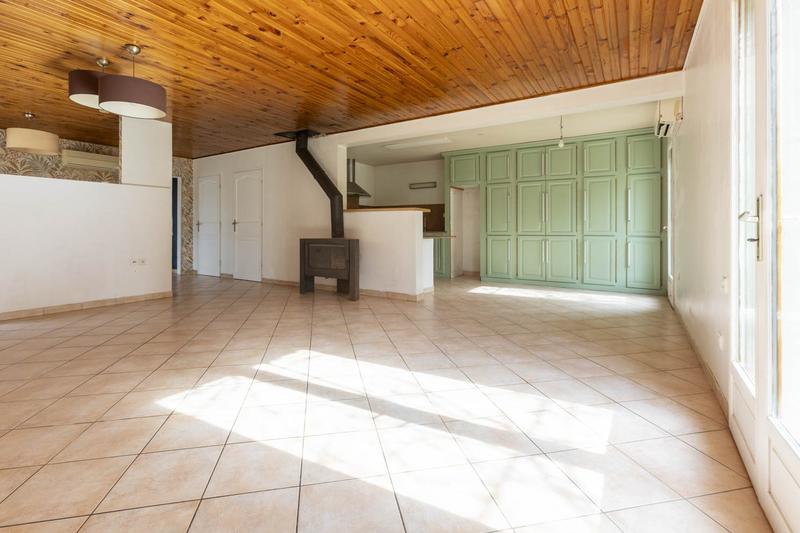 Maison - 230 m² - 7 pièces