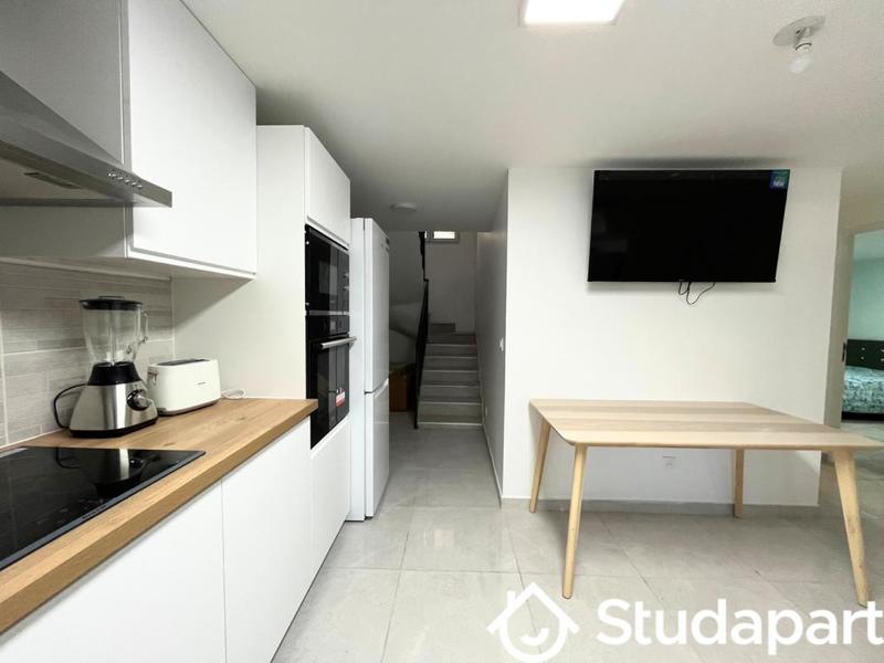 Chambre - 9 m² - 1 pièce