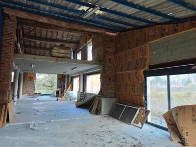 Maison - 370 m² - 7 pièces