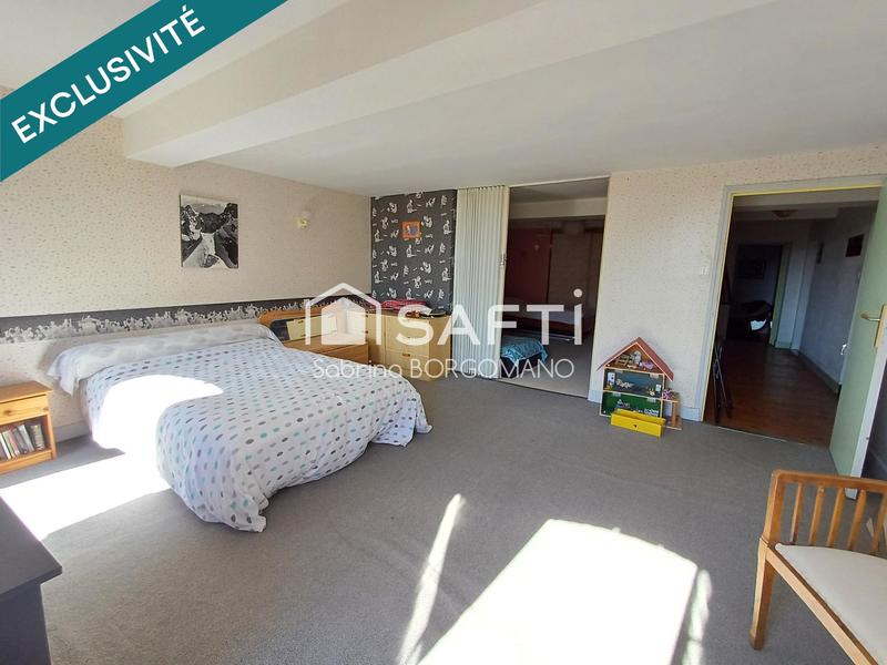 Maison - 220 m² - 7 pièces