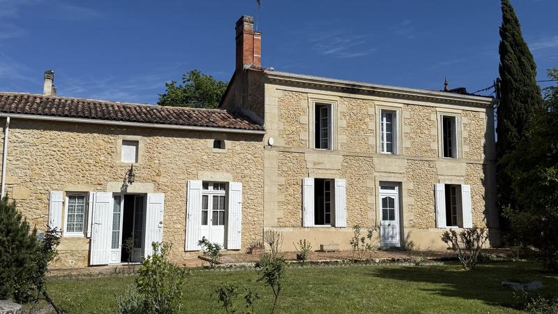 Maison - 197 m² - 7 pièces