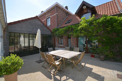 Maison - 260 m² - 7 pièces