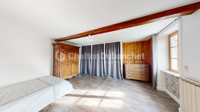 Maison - 215 m² - 10 pièces