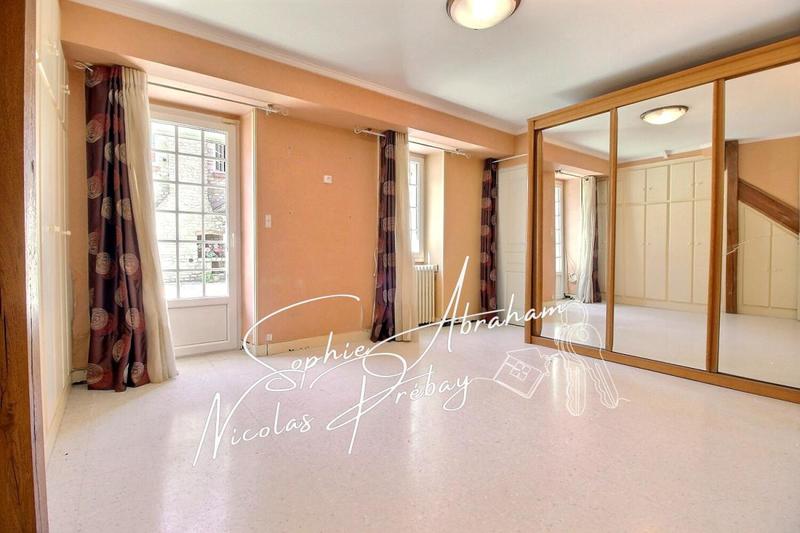 Maison - 310 m² - 11 pièces