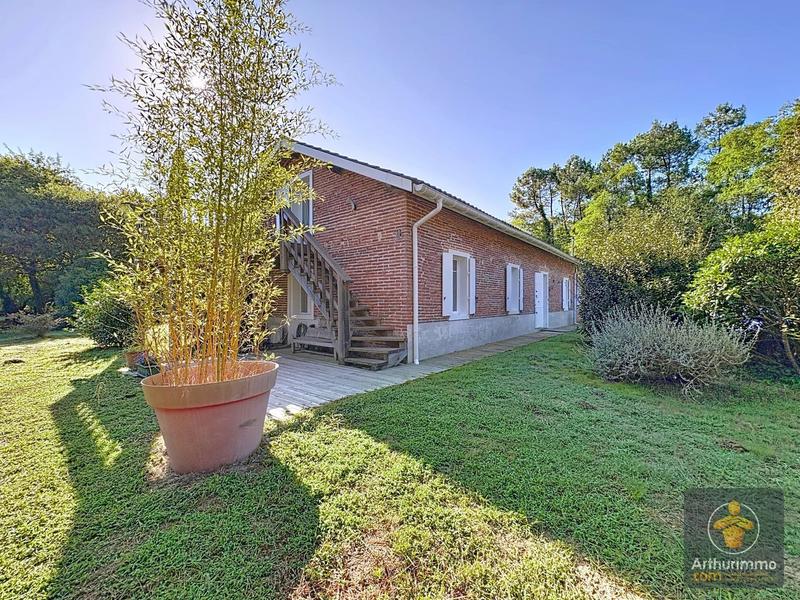 Maison - 250 m² - 7 pièces