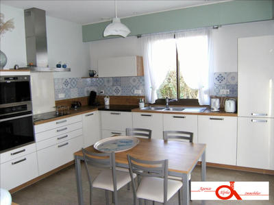 Maison - 180 m² - 6 pièces