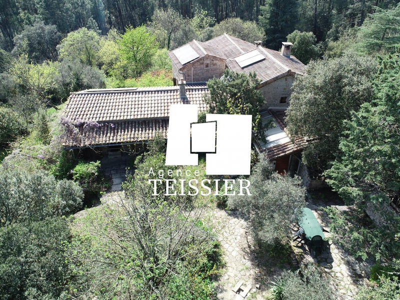 Maison - 204 m² - 8 pièces