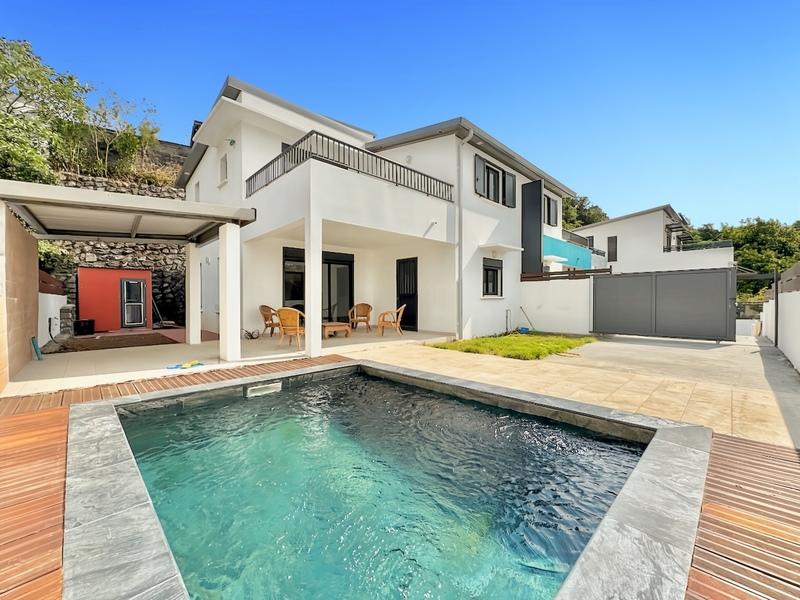 Maison - 101 m² - 4 pièces