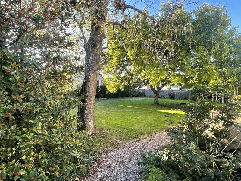 Maison - 200 m² - 9 pièces