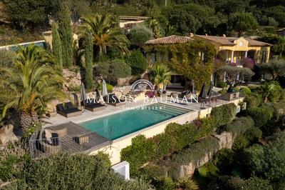 Villa - 302 m² - 12 pièces