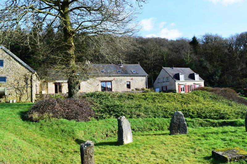 Maison - 245 m² - 10 pièces