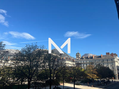 Appartement - 229 m² - 7 pièces