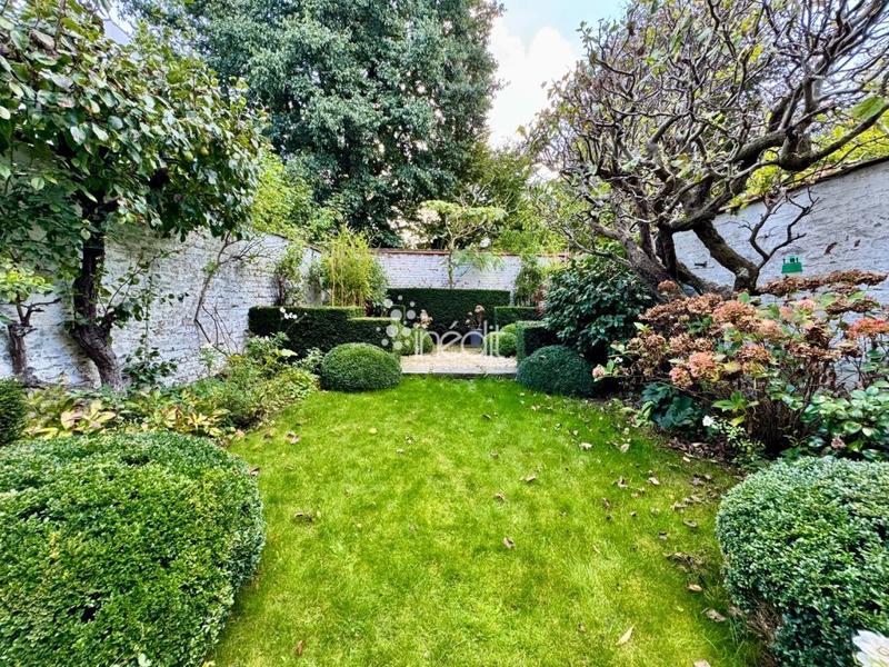 Maison bourgeoise - 242 m² - 10 pièces