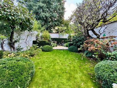 Maison bourgeoise - 242 m² - 10 pièces