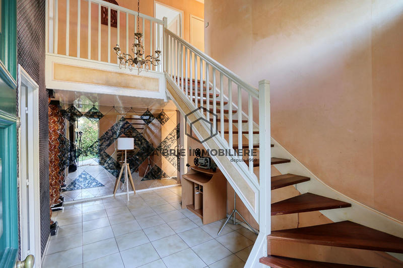 Maison - 177 m² - 7 pièces