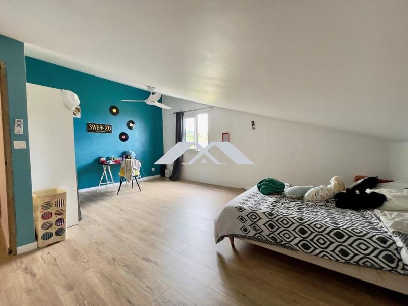 Maison - 230 m² - 7 pièces