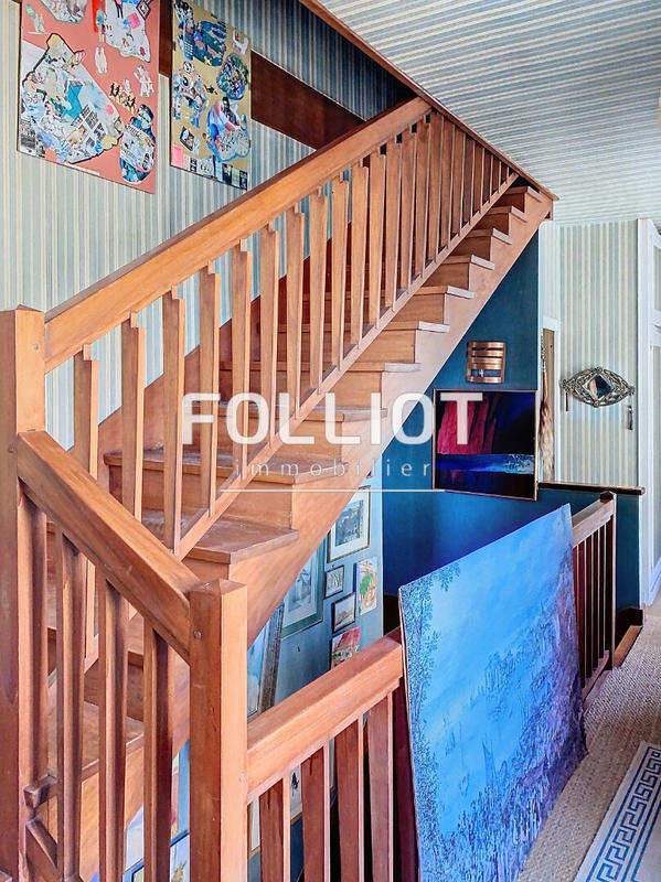 Maison - 180 m² - 8 pièces