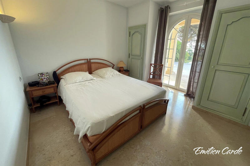 Villa - 167 m² - 6 pièces