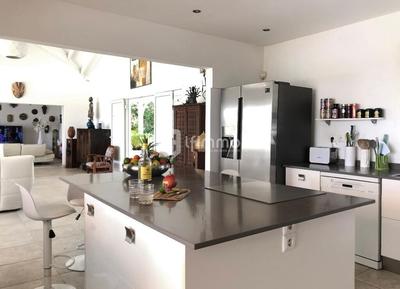 Villa - 220 m² - 5 pièces