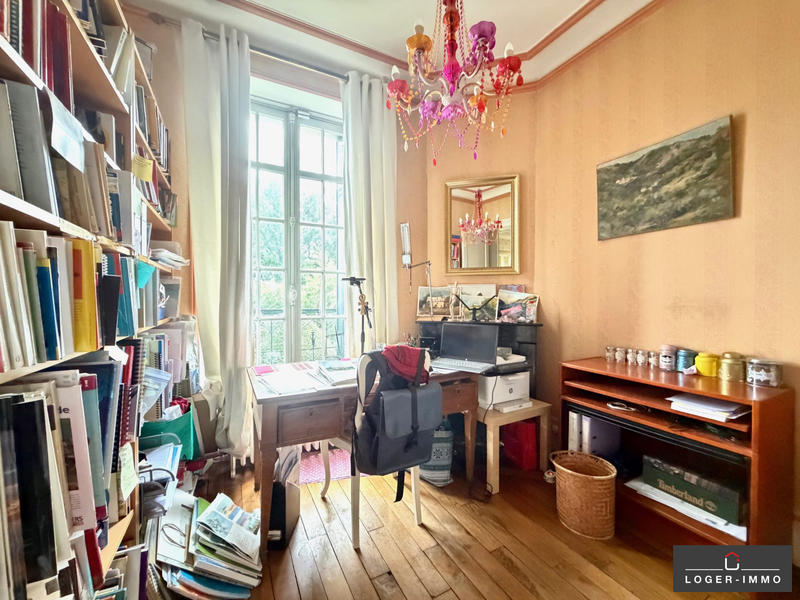 Maison - 210 m² - 10 pièces