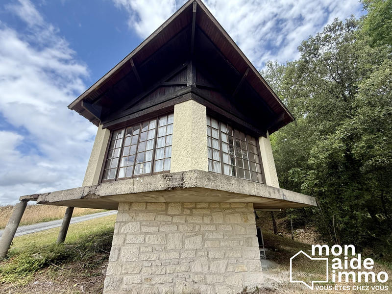 Maison - 240 m² - 8 pièces