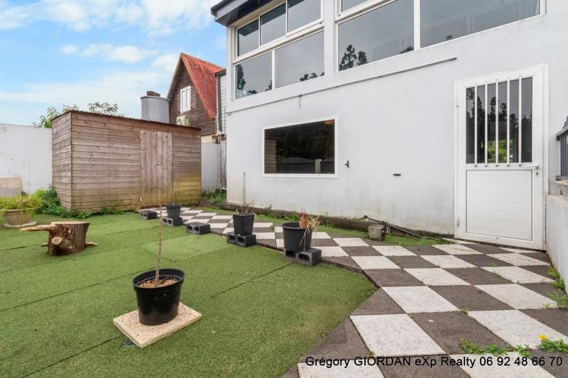 Maison - 165 m² - 3 pièces