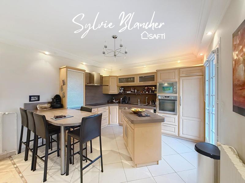 Maison - 170 m² - 6 pièces