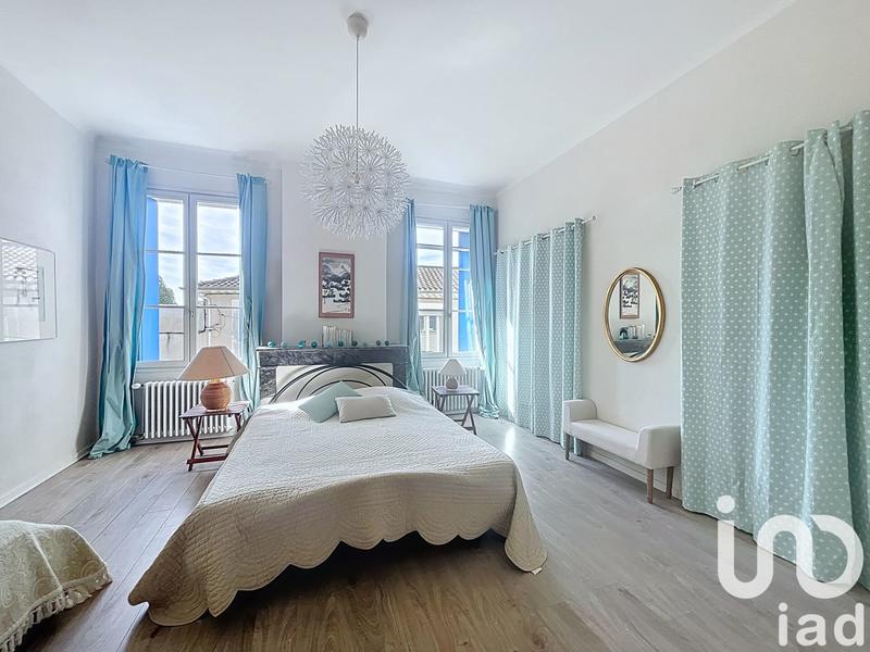 Maison - 217 m² - 8 pièces