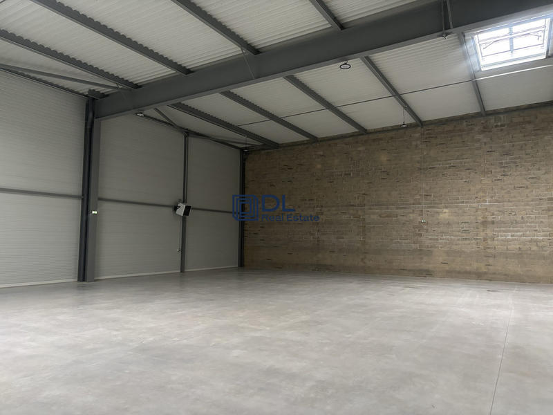 Entrepôt - 1 000 m²