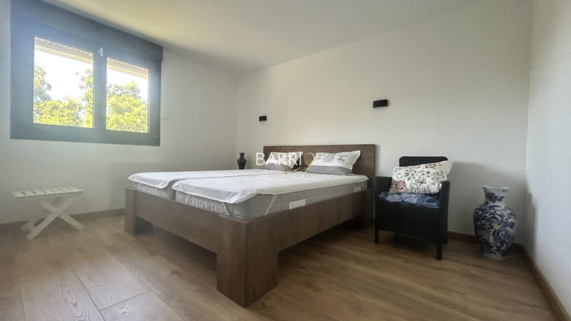 Villa - 240 m² - 6 pièces