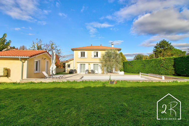 Maison - 140 m² - 5 pièces