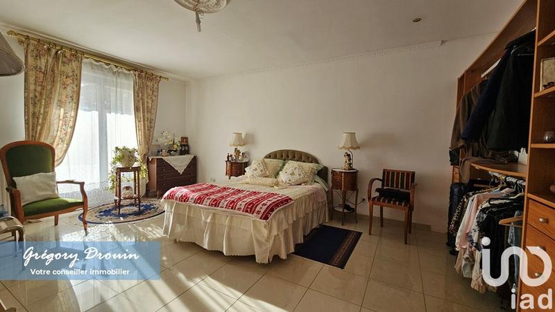 Maison - 233 m² - 10 pièces