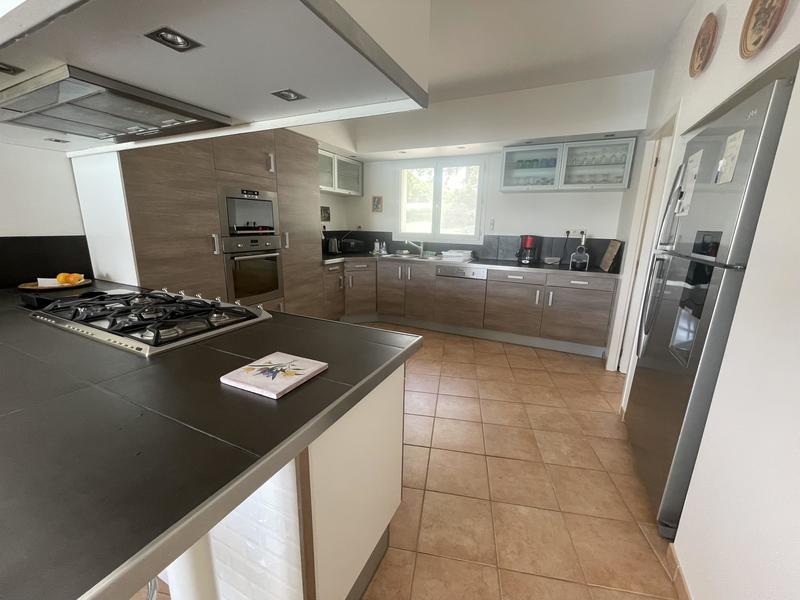 Villa - 180 m² - 6 pièces