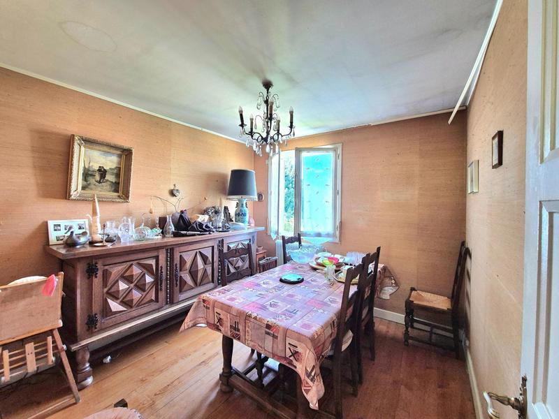 Maison - 90 m² - 5 pièces