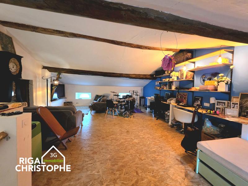 Demeure - 220 m² - 8 pièces