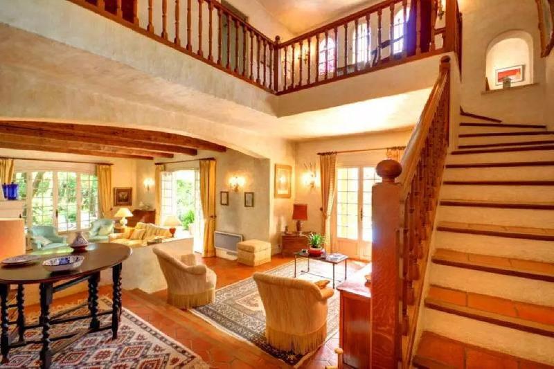 Villa - 350 m² - 8 pièces