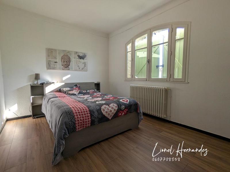 Maison - 238 m² - 9 pièces